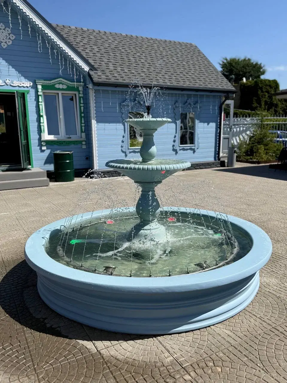 Голубой королевский фонтан — стильный акцент для придорожного ресторанчика 3 5447263531134218126