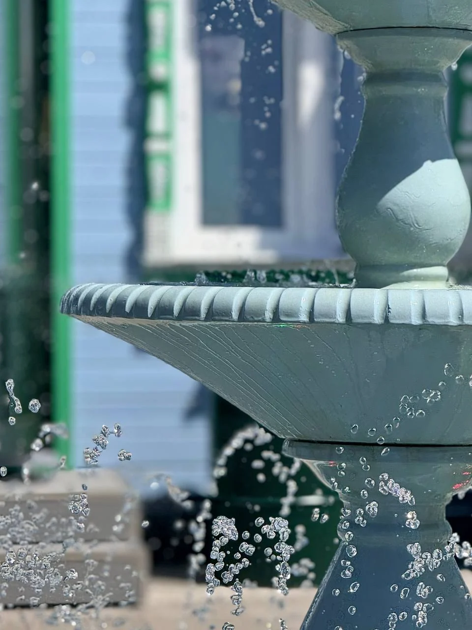 Голубой королевский фонтан — стильный акцент для придорожного ресторанчика 6 5447263531134218144